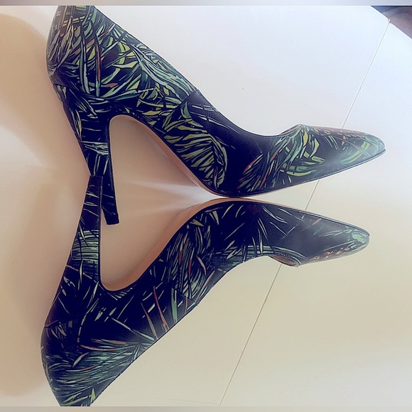 Zara Woman Size 5.5-6 (Euro 36) Contemporary Leaf Green Patterned Pumps - Picture 1 of 12